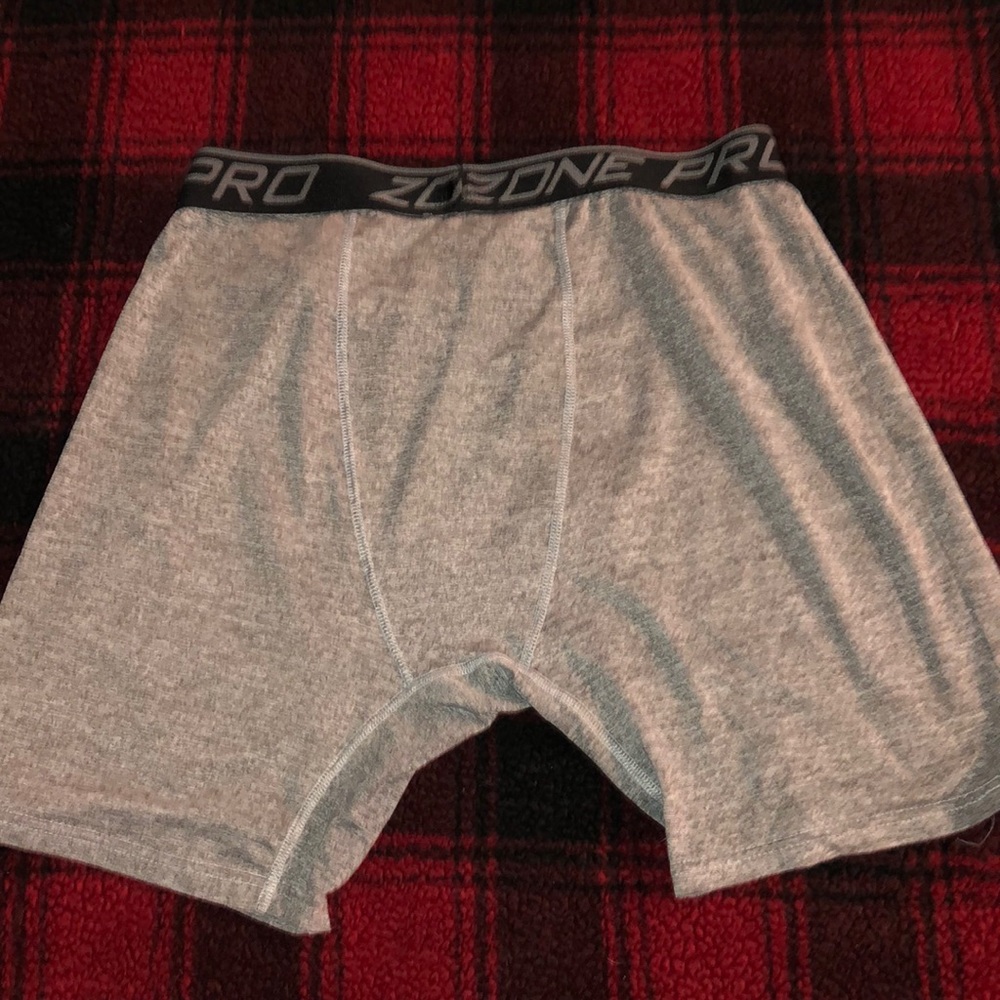 Men’s Compression Shorts - Picture 2 of 2